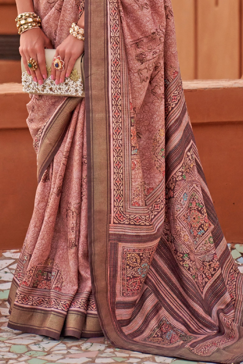 Glossy Finish Saree in Viscose Polyester Silk Fabric Print