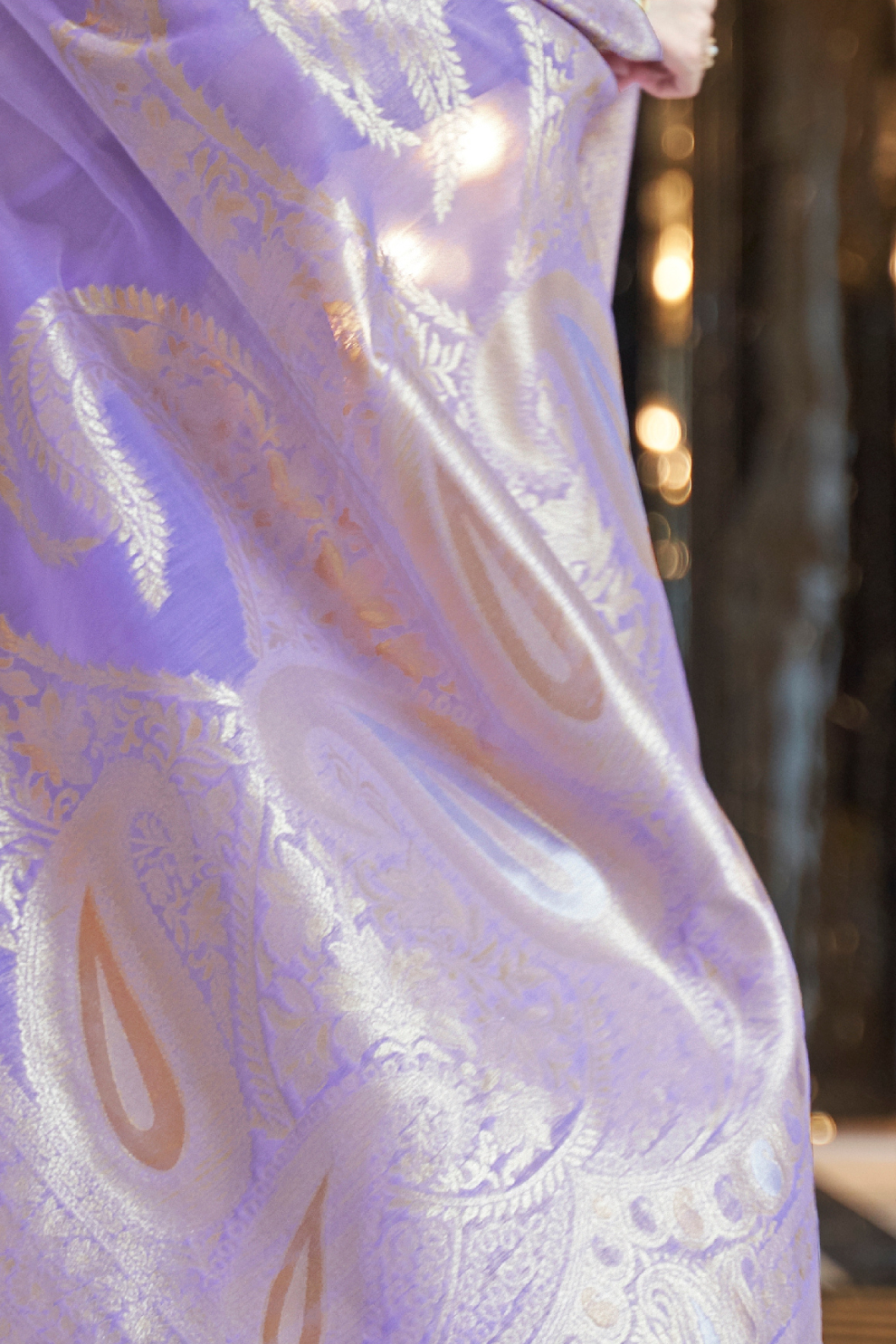 Pure Linen Saree with Elegant Handwoven Weaving Pattern