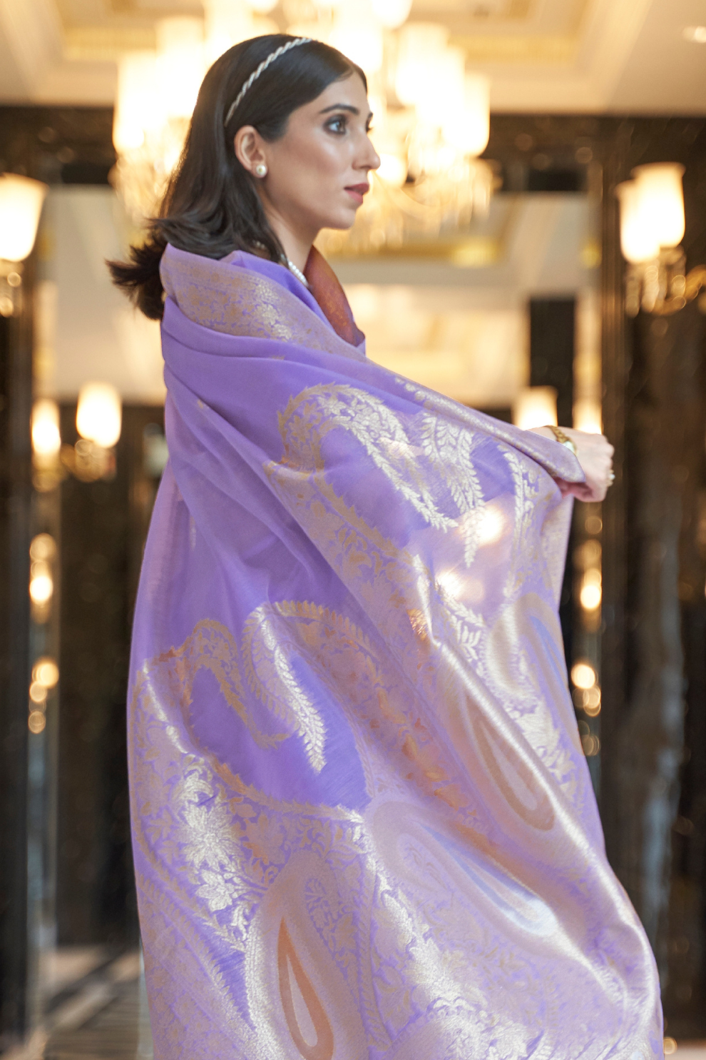 Pure Linen Saree with Elegant Handwoven Weaving Pattern