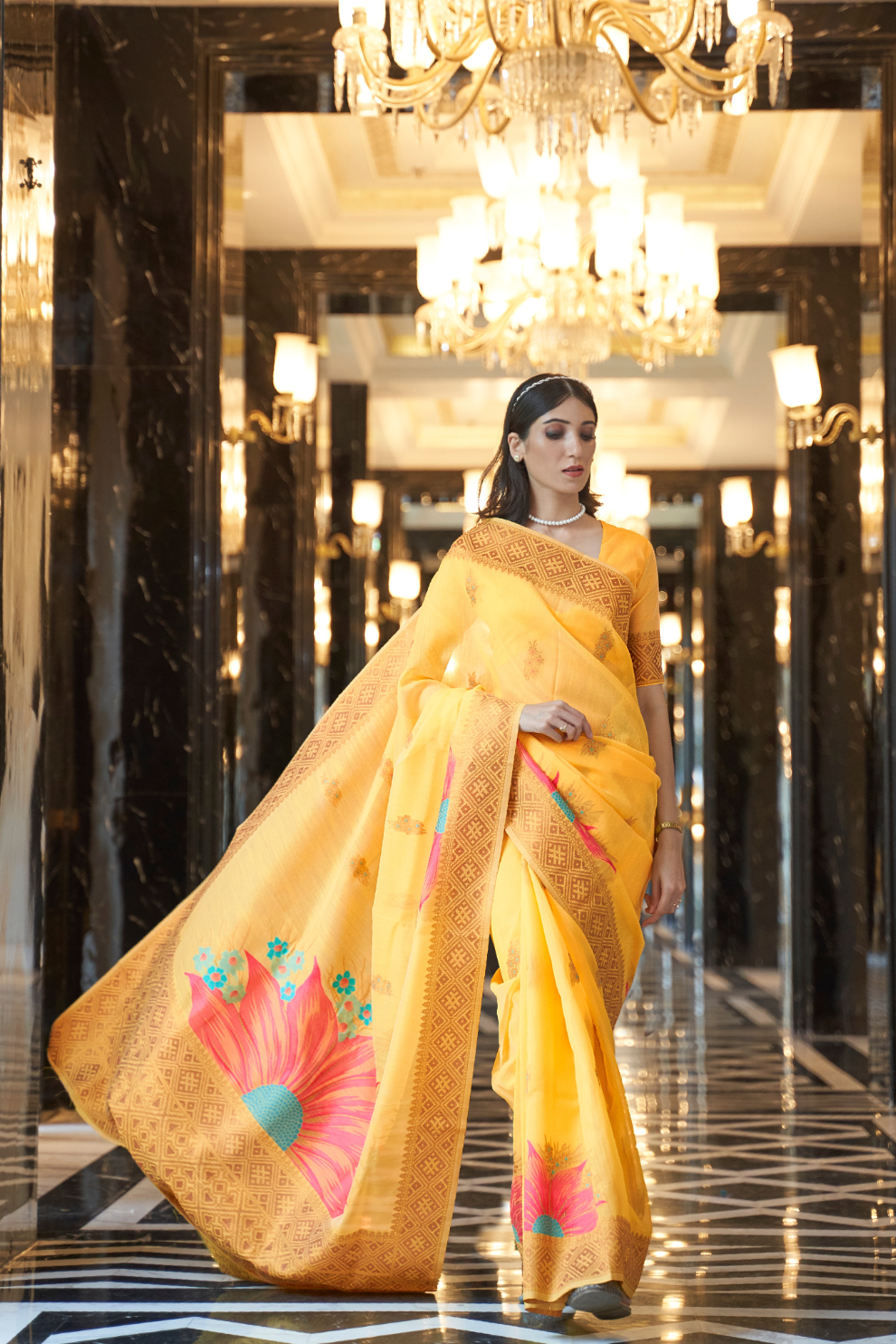 Pure Linen Saree with Elegant Handwoven Weaving Pattern