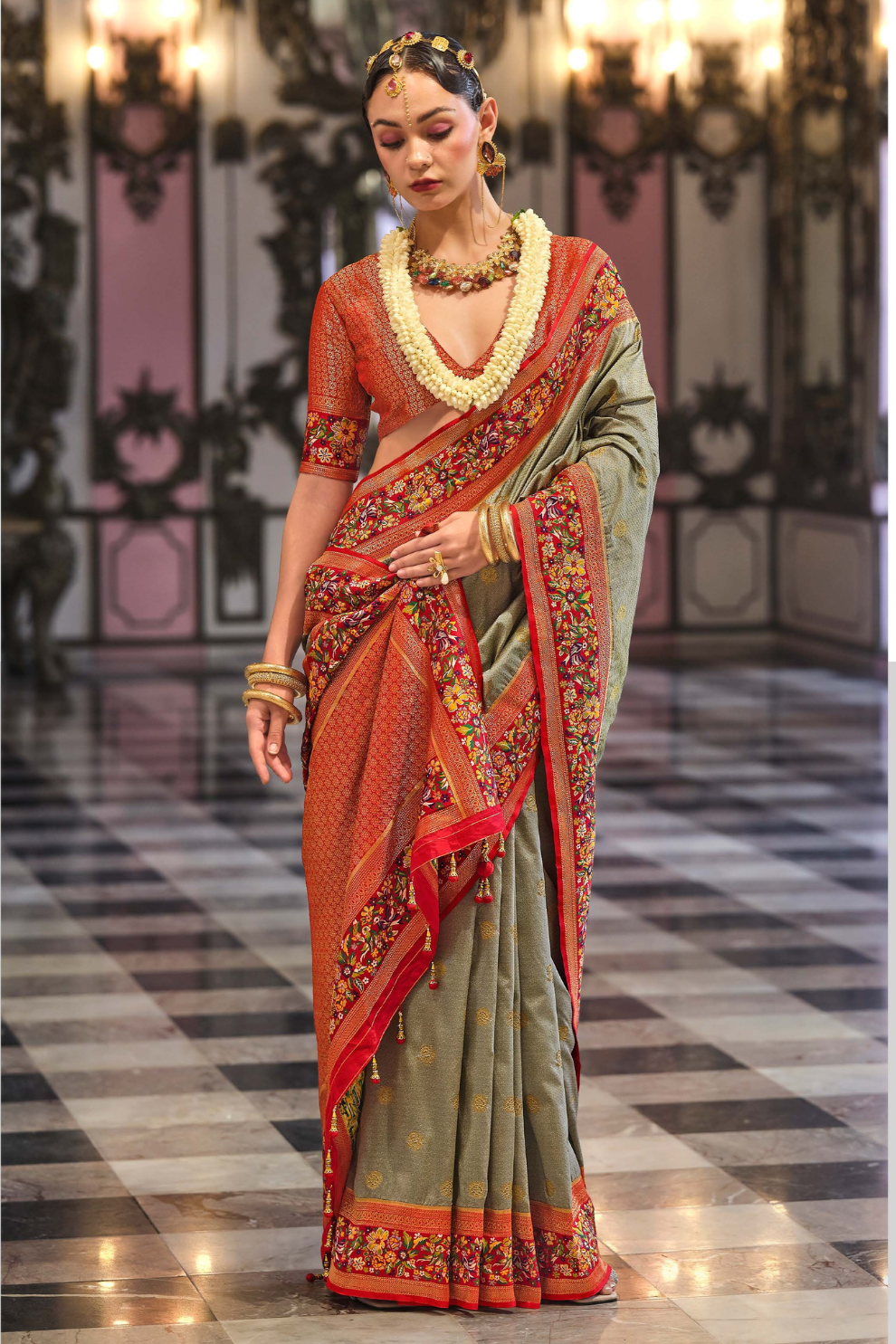 Super Banarasi P.V. Silk Saree with Jacquard Weaving Butti Work