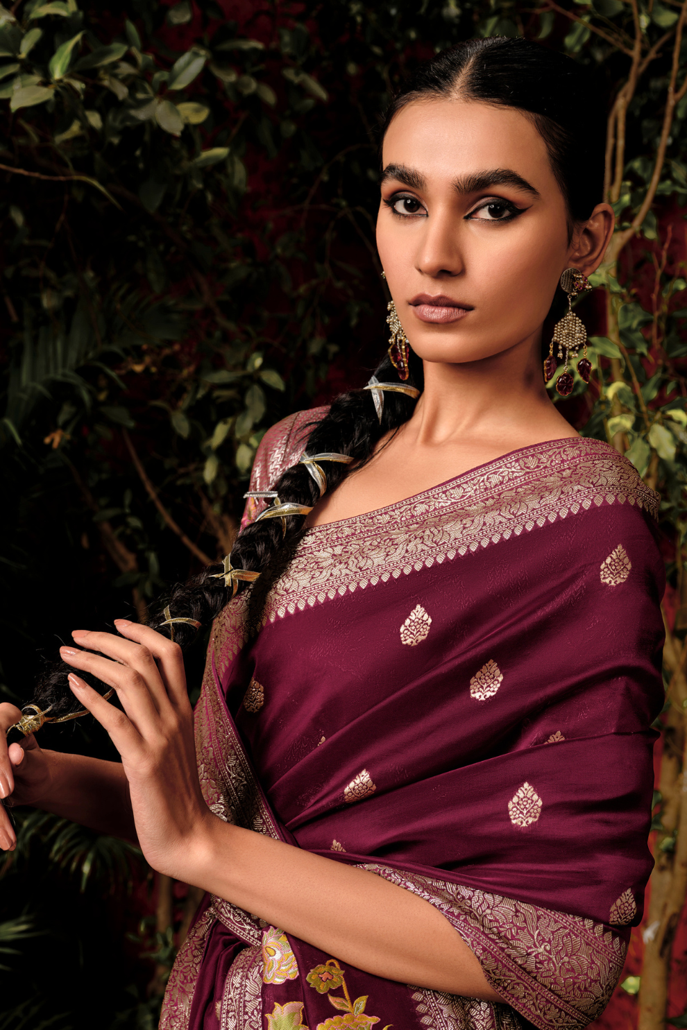 Graceful Dola Silk Saree with Intricate Zari Weaving Design